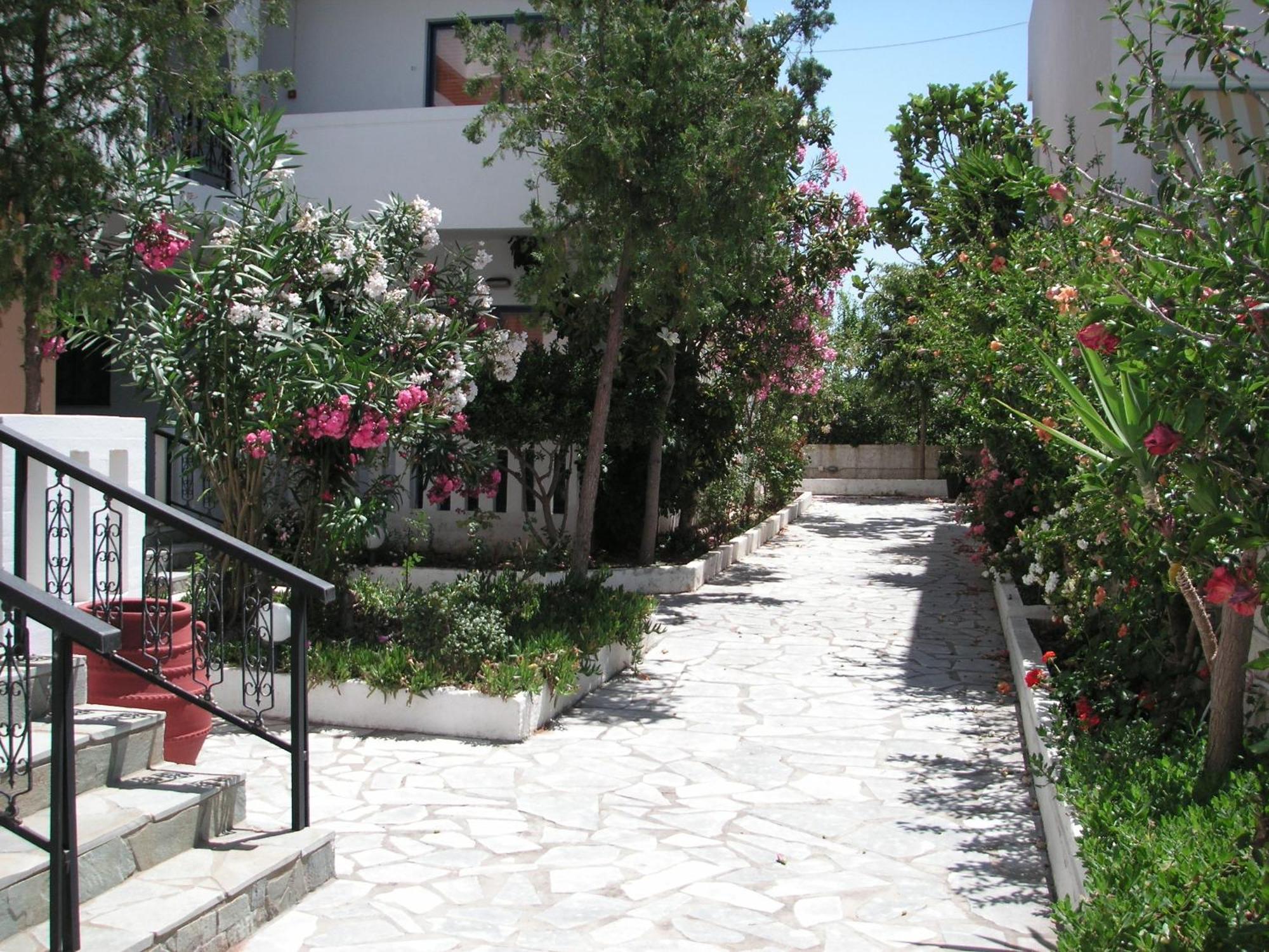Esplanade Apartments Калатас Экстерьер фото