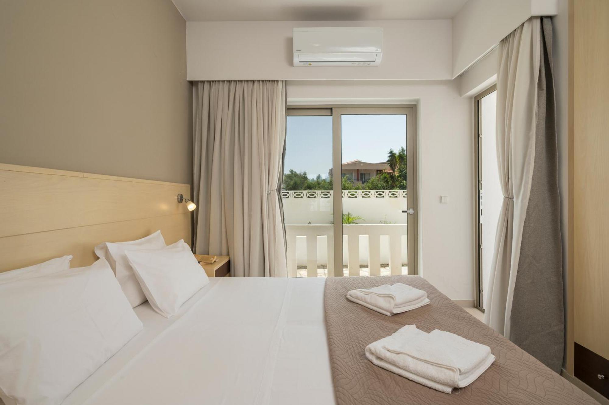 Esplanade Apartments Калатас Экстерьер фото