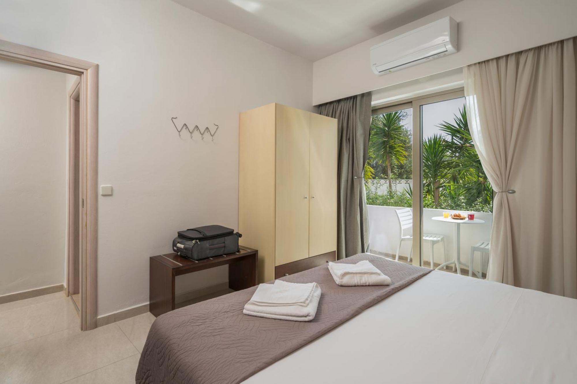 Esplanade Apartments Калатас Экстерьер фото