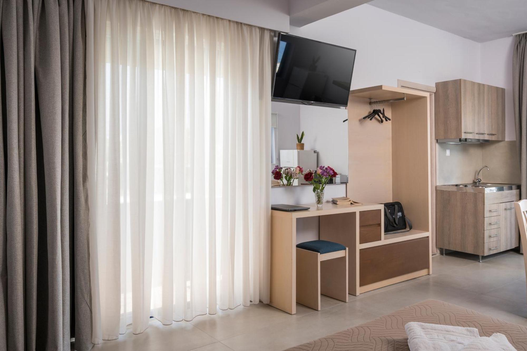 Esplanade Apartments Калатас Экстерьер фото
